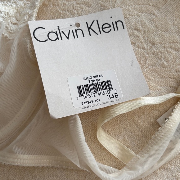 NWT New Calvin Klein sheer cream lace underwire bra 34B - Picture 3 of 4